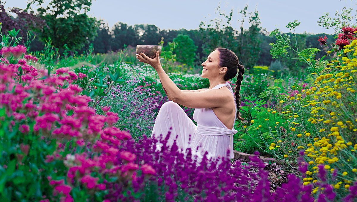 Yoga: come trasformare l’abbondanza dell’estate in autostima con una meditazione guidata Yoga: come trasformare l’abbondanza dell’estate in autostima con una meditazione guidata