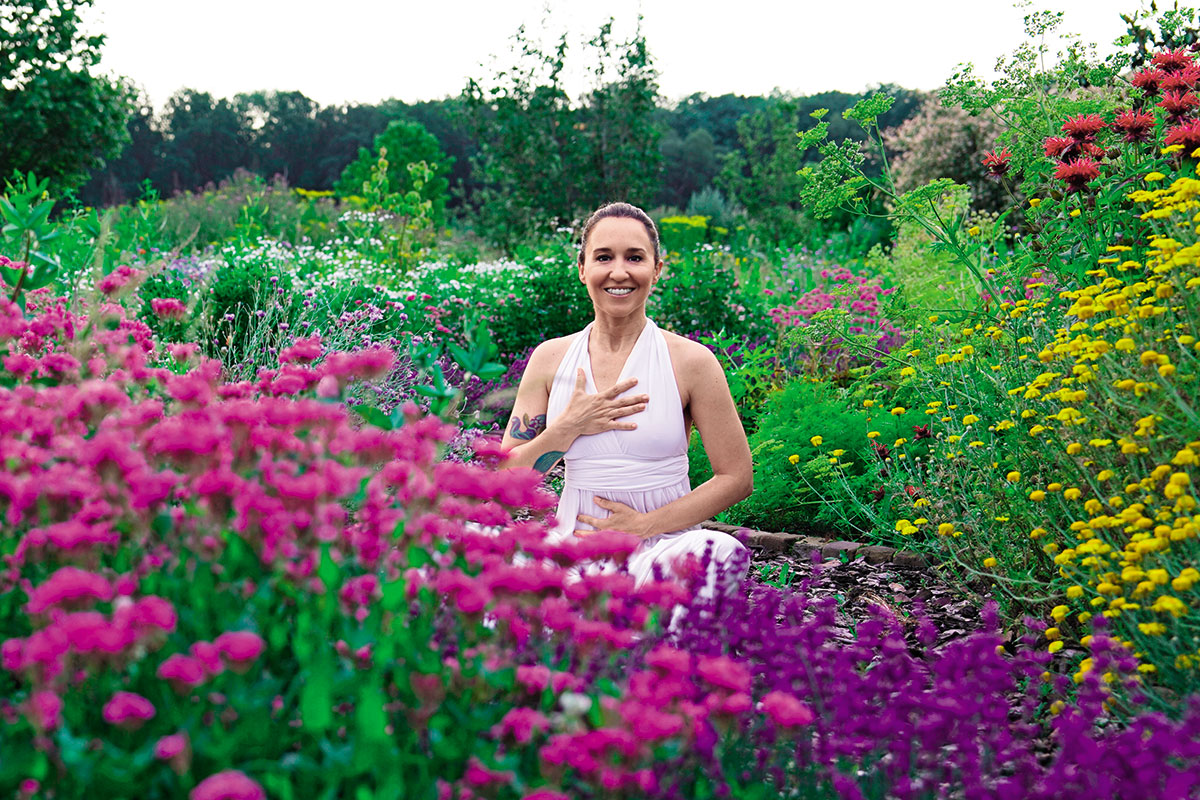 Yoga: come trasformare l’abbondanza dell’estate in autostima con una meditazione guidata Yoga: come trasformare l’abbondanza dell’estate in autostima con una meditazione guidata