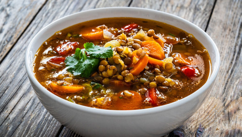 zuppa di verdure e legumi