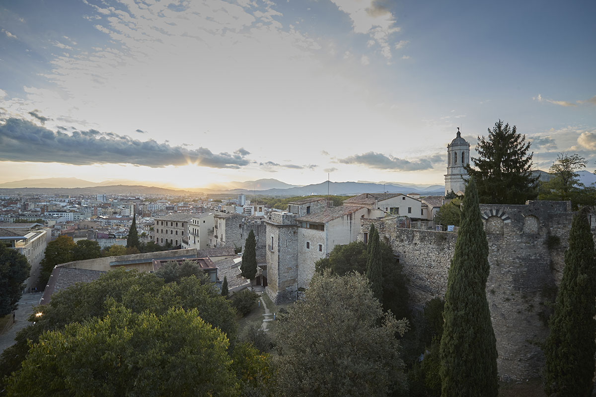Girona in bici: il paradiso del cicloturismo tra mare e montagna