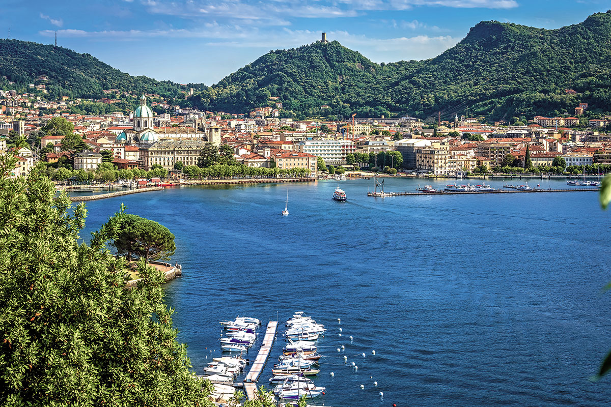 Allenati viaggiando su e giù per le scale: 4 destinazioni in Italia dove la vista ripaga ogni sforzo Allenati viaggiando su e giù per le scale: 4 destinazioni in Italia dove la vista ripaga ogni sforzo