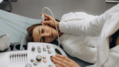 Ecografia transcranica: quando serve l’esame che controlla il flusso del sangue nel cervello