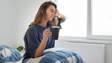 Perché la stanchezza persiste anche dopo il sonno? Ce lo spiega l’endocrinologa