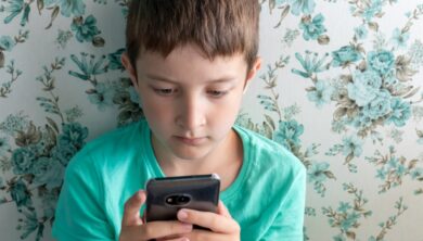Aiuta tuo figlio a liberarsi dalla dipendenza digitale