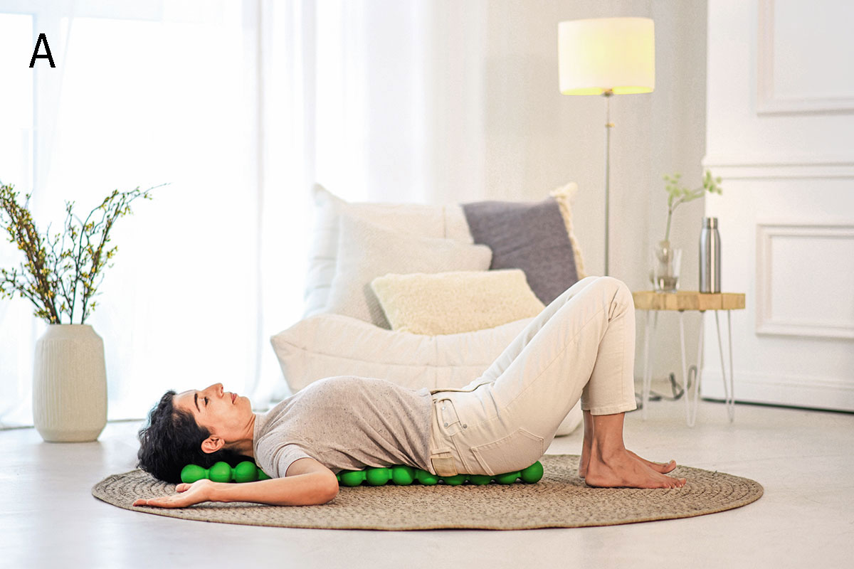 Spinefitter, l’attrezzo con le sfere che scioglie il mal di schiena: 6 esercizi da fare a casa