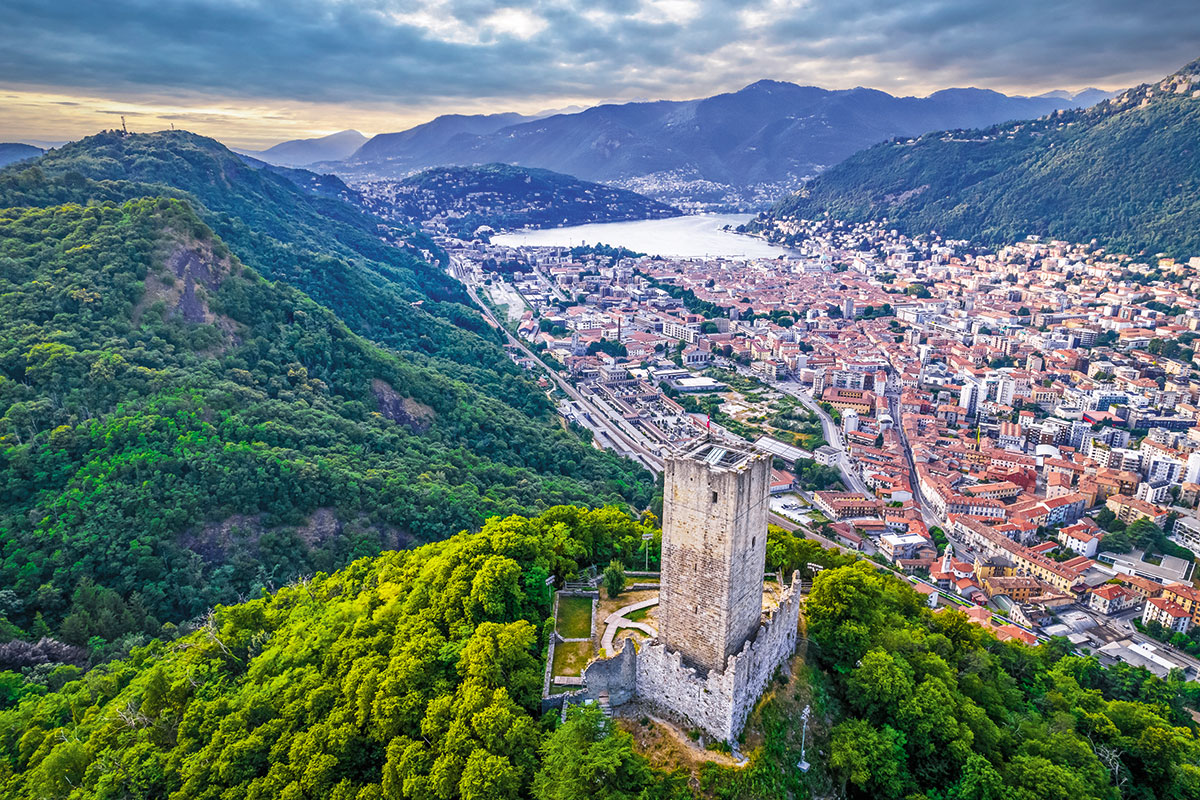 Allenati viaggiando su e giù per le scale: 4 destinazioni in Italia dove la vista ripaga ogni sforzo Allenati viaggiando su e giù per le scale: 4 destinazioni in Italia dove la vista ripaga ogni sforzo