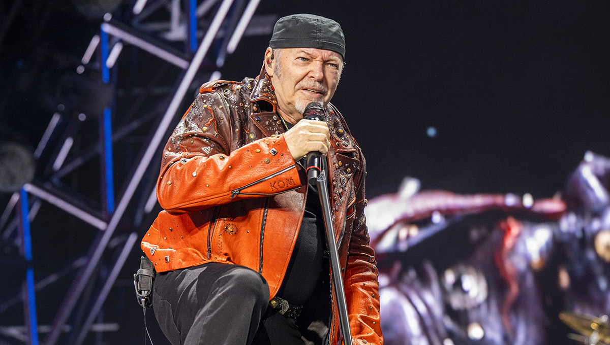 Vasco Rossi operato alla schiena: cos’è la decompressione lombare e perché è bene alzarsi subito