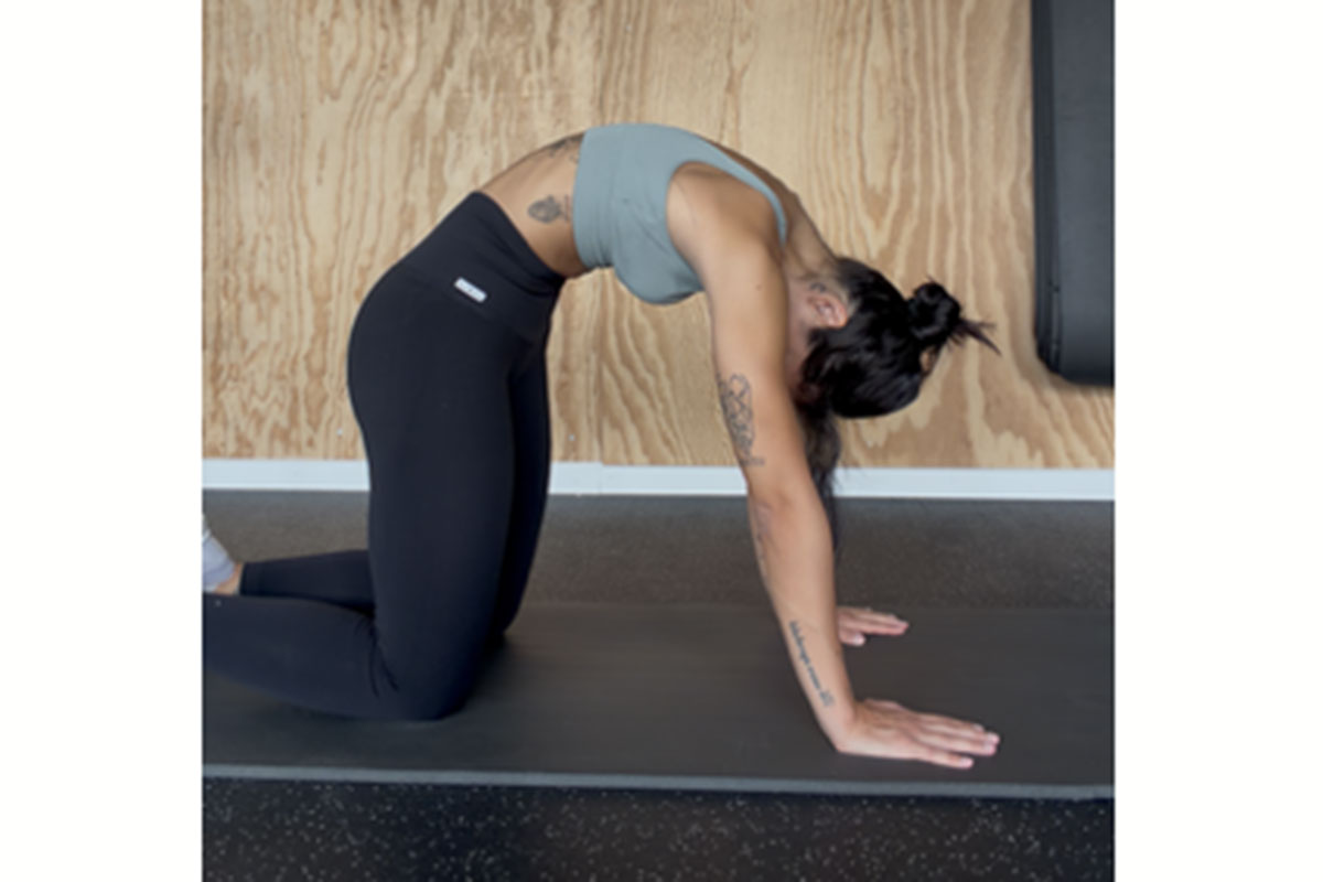 Workout anti-tensione: alzati dalla scrivania e allenati così per 10 minuti Workout anti-tensione: alzati dalla scrivania e allenati così per 10 minuti