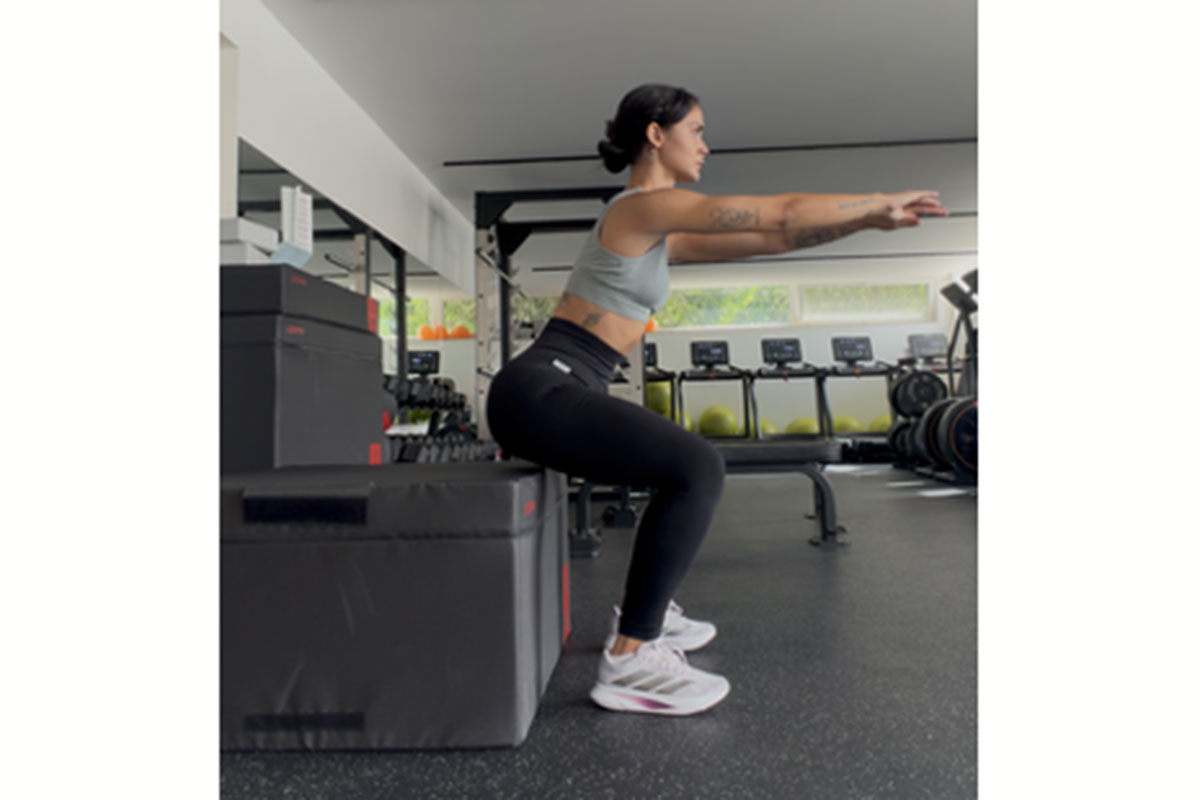 Workout anti-tensione: alzati dalla scrivania e allenati così per 10 minuti Workout anti-tensione: alzati dalla scrivania e allenati così per 10 minuti