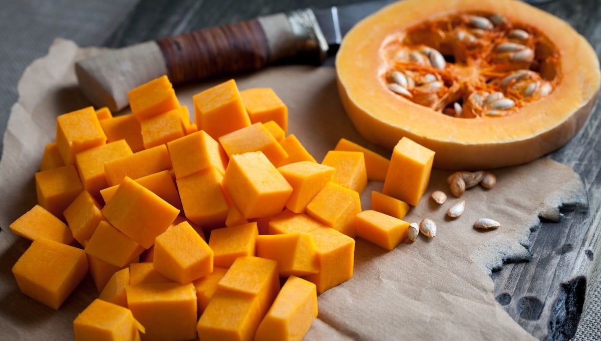Zucca fresca intera, già tagliata a pezzi o surgelata? Come scegliere e cosa cambia Zucca fresca intera, già tagliata a pezzi o surgelata? Come scegliere e cosa cambia