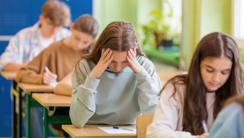 studenti delle scuole superiori durante l'esame