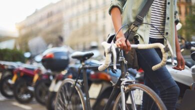 Usi la bici in città? Così ti muovi in sicurezza
