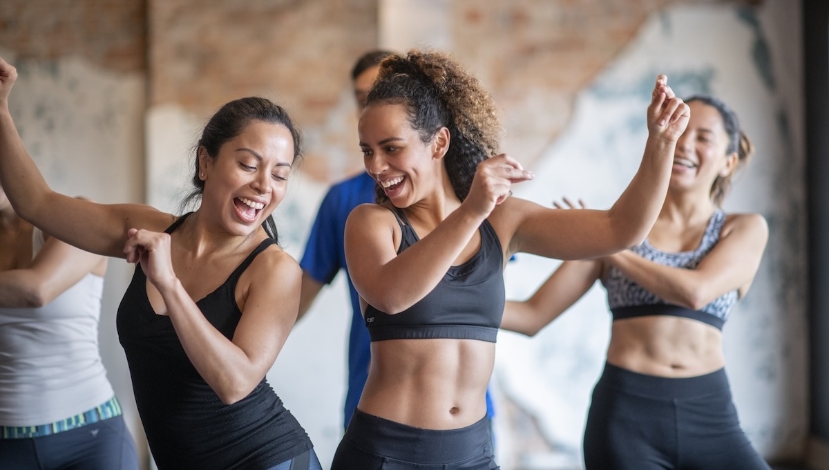 Un po’ palestra, un po’ discoteca: allenati come se fossi sul dancefloor Un po’ palestra, un po’ discoteca: allenati come se fossi sul dancefloor