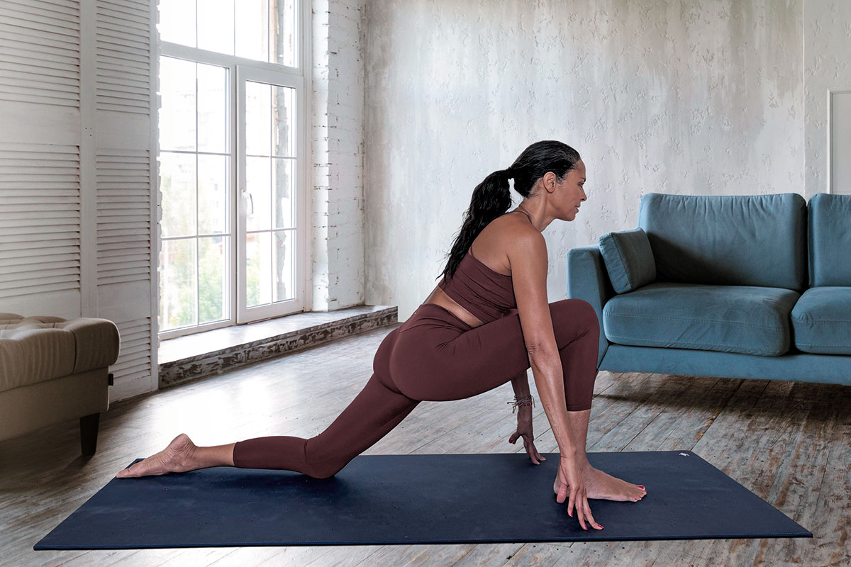 Yoga dell’ascolto: 5 posizioni e le varianti su misura per te Yoga dell’ascolto: 5 posizioni e le varianti su misura per te