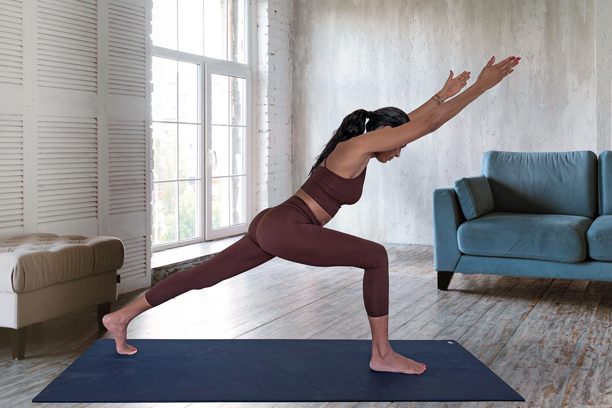 Yoga dell’ascolto: 5 posizioni e le varianti su misura per te Yoga dell’ascolto: 5 posizioni e le varianti su misura per te