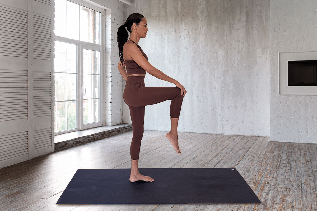 Yoga dell’ascolto: 5 posizioni e le varianti su misura per te Yoga dell’ascolto: 5 posizioni e le varianti su misura per te